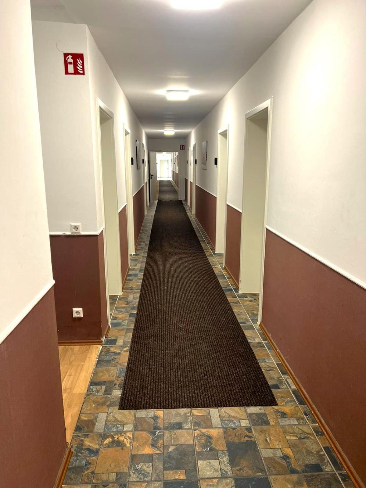 Hotel Castellana Lessien ภายนอก รูปภาพ